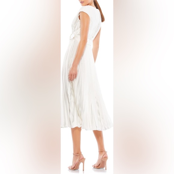 Max Duggal IEENA Pleated Cap Sleeve Satin Midi Gown White Size 10 NWT - Picture 3 of 12